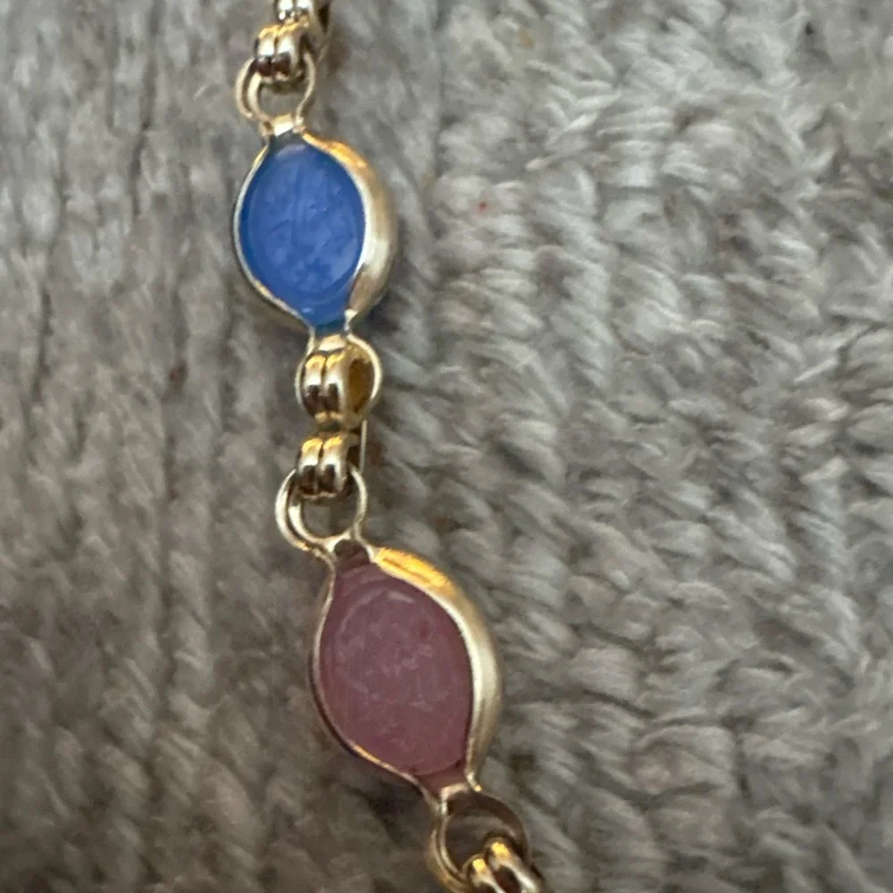 EUC multi stone gold tone bracelet
